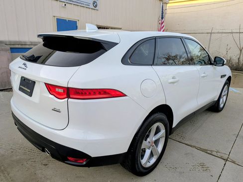 Used 2017 Jaguar F-PACE Premium image 14