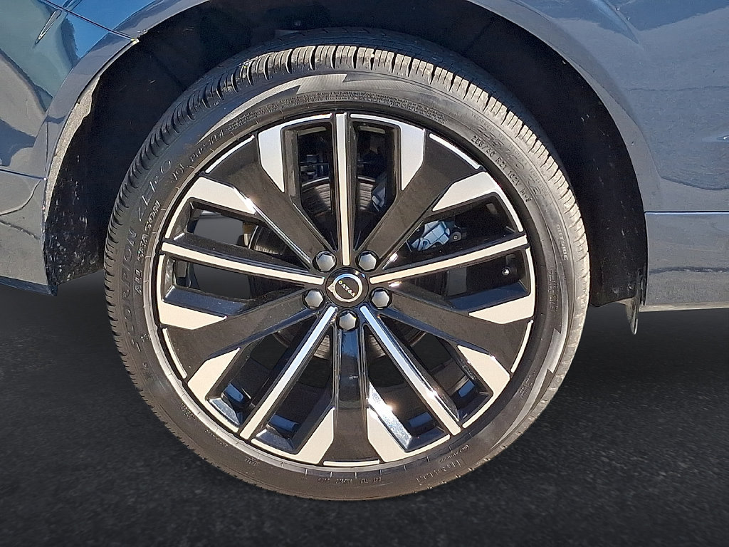 Certified 2026 Volvo XC60 B5 Ultra AWD/4WD image 33
