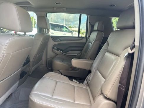 Used 2017 Chevrolet Suburban LT w/ Luxury Package RWD image 11