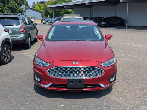 Used 2019 Ford Fusion Energi Titanium FWD image 11