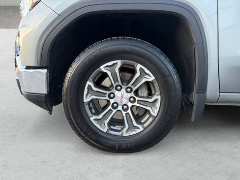 Certified 2025 GMC Sierra 1500 SLT image 23