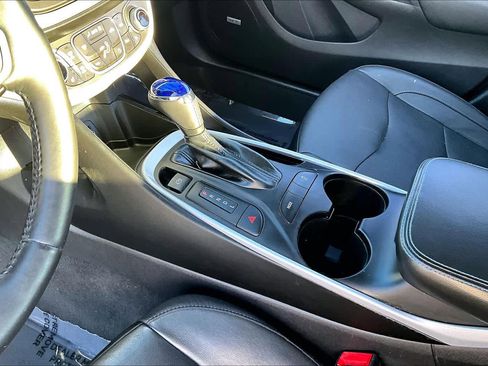 Used 2017 Chevrolet Volt LT w/ Comfort Package image 17