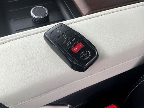 Used 2024 Toyota Sequoia Capstone image 32