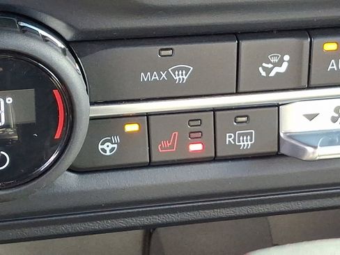 Used 2023 Ford Bronco Wildtrak image 24