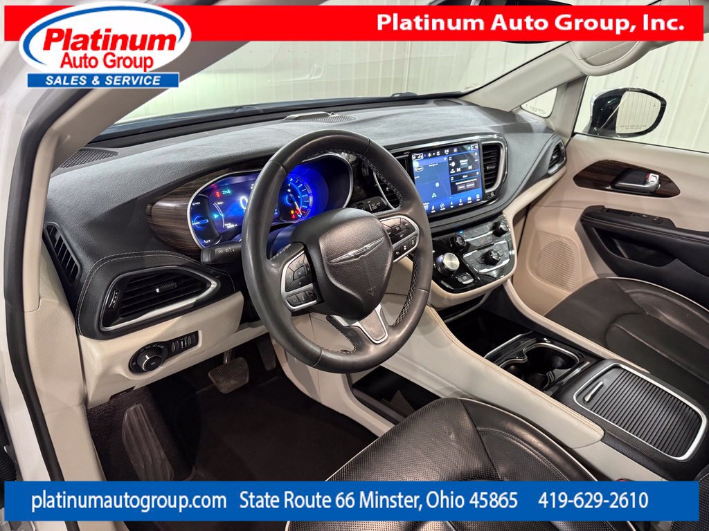 Used 2023 Chrysler Pacifica Limited FWD image 12