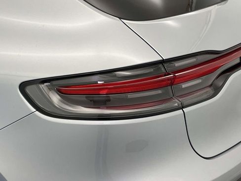 Used 2025 Porsche Macan image 16