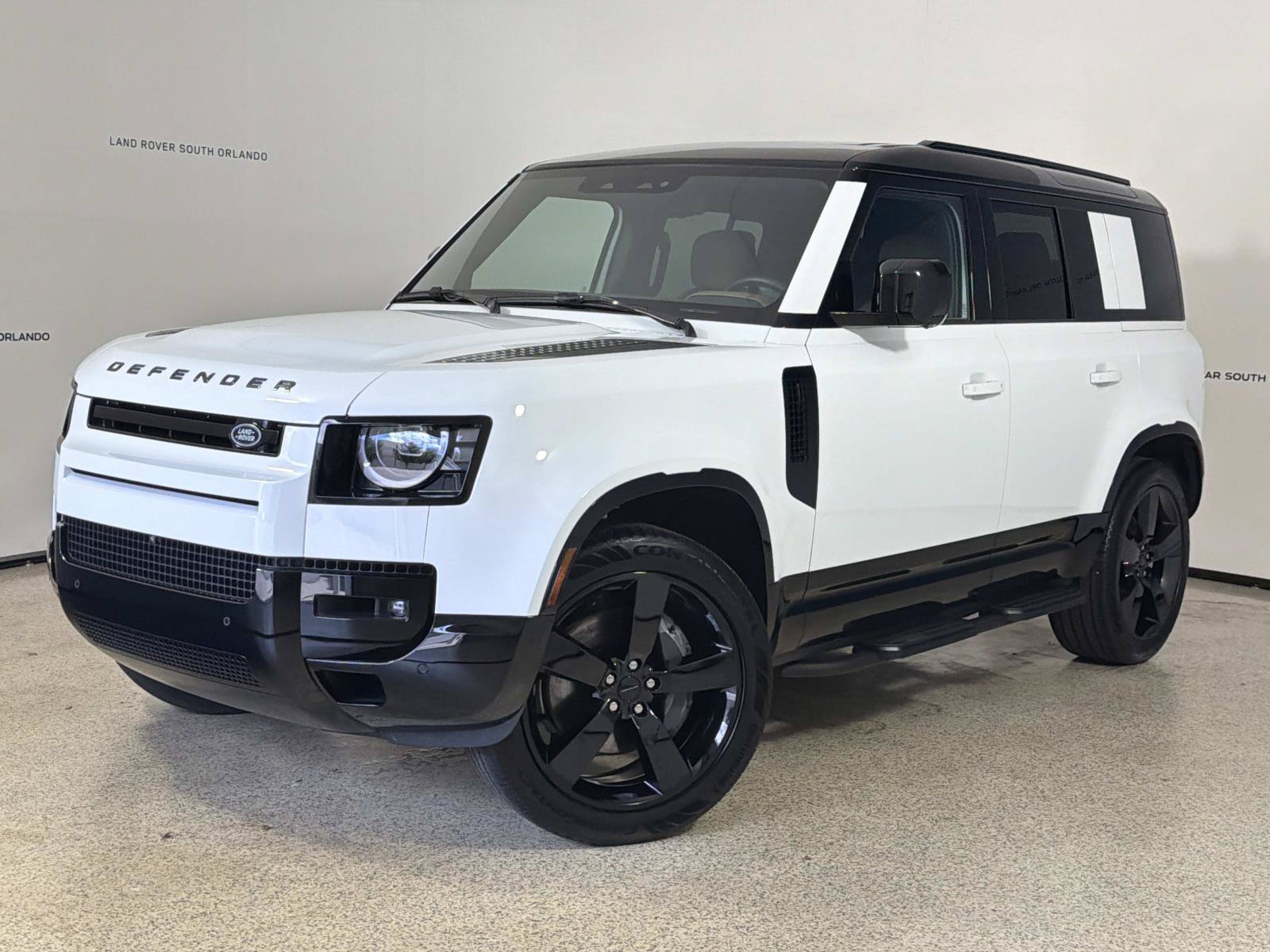 Used 2026 Land Rover Defender 110 X-Dynamic SE AWD/4WD image 1