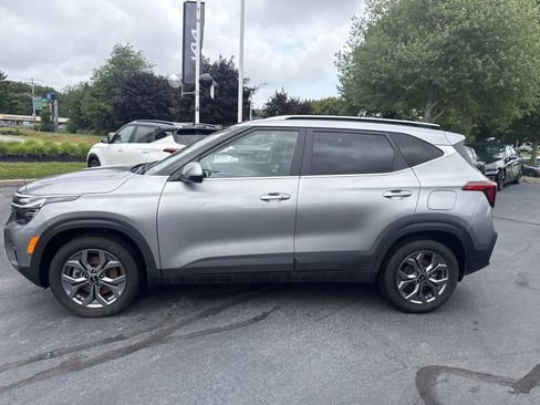 Used 2024 Kia Seltos S AWD/4WD image 2