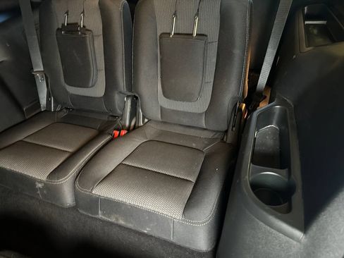 Used 2019 Ford Explorer XLT AWD/4WD image 21