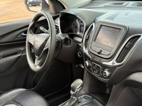 Used 2022 Chevrolet Equinox LT image 36