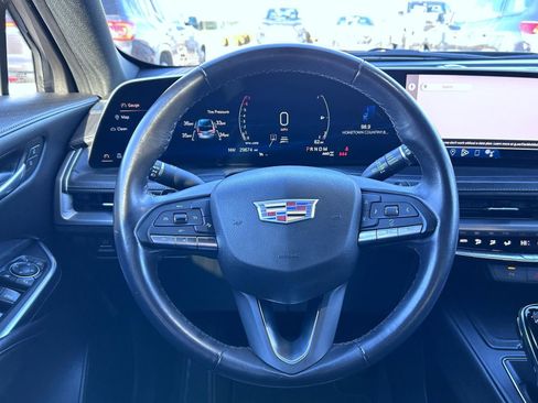 Used 2024 Cadillac XT4 Premium Luxury image 11