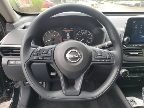 Certified 2025 Nissan Altima 2.5 S FWD image 18