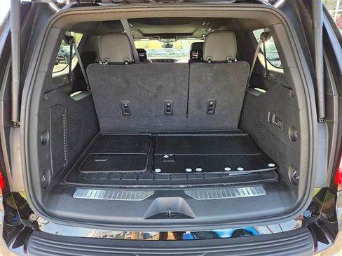 Used 2024 GMC Yukon XL Denali w/ Advanced Technology Package AWD/4WD image 15