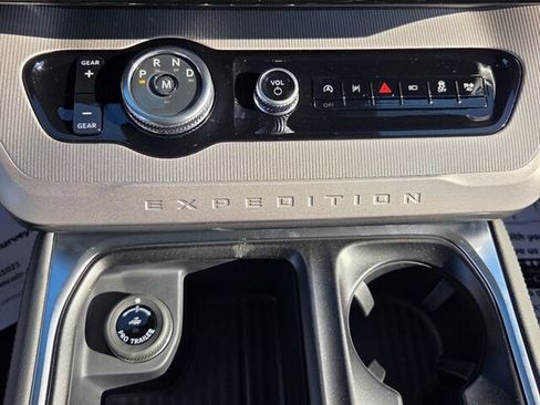 New 2026 Ford Expedition Active image 22