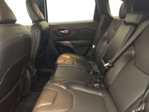 Used 2020 Jeep Cherokee Limited AWD/4WD image 18