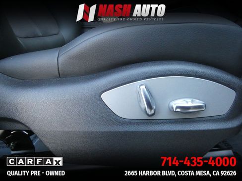 Used 2024 Porsche Macan AWD/4WD image 29