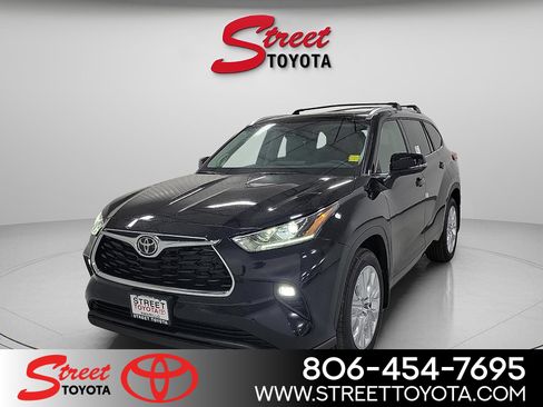 New 2026 Toyota Highlander AWD image 1