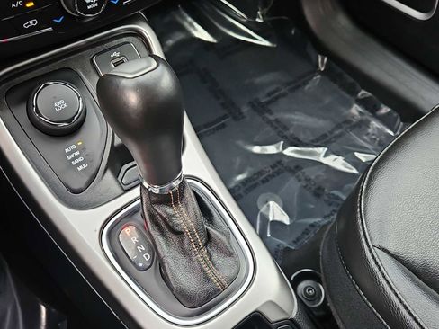 Used 2019 Jeep Compass Latitude w/ Popular Equipment Group image 29