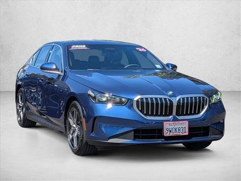 Used 2026 BMW 530i RWD image 3