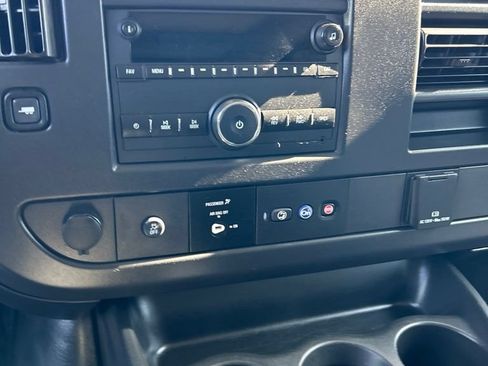 Used 2025 Chevrolet Express 3500 LS RWD image 7