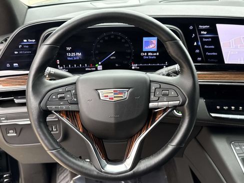 Used 2023 Cadillac Escalade ESV Luxury RWD image 31