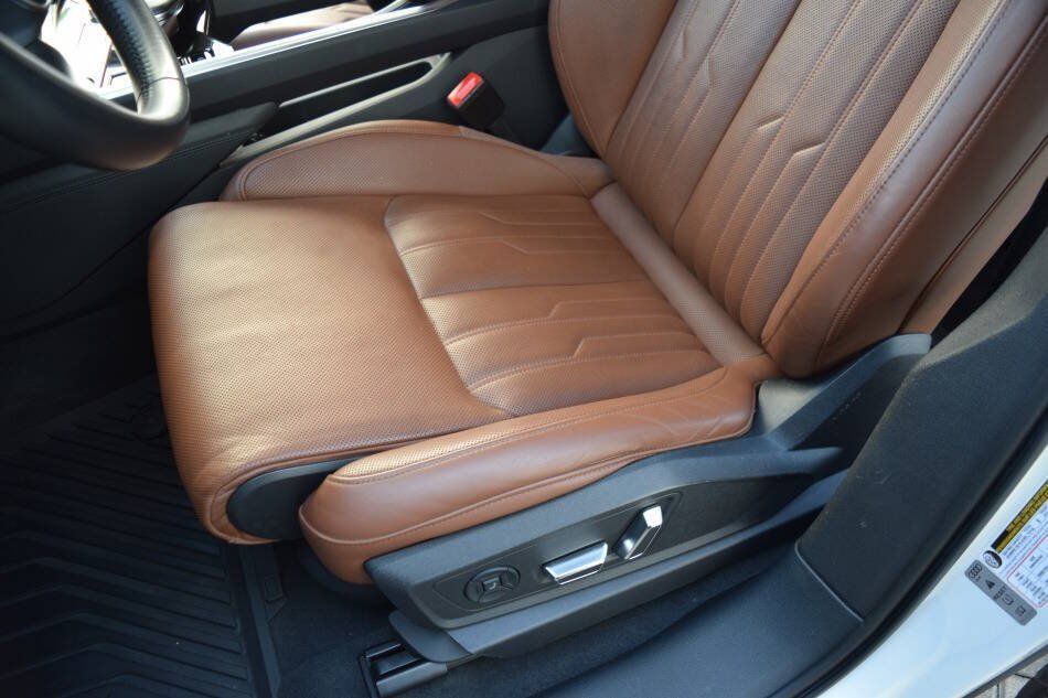 Used 2019 Audi e-tron Prestige w/ Prestige Package AWD/4WD image 40
