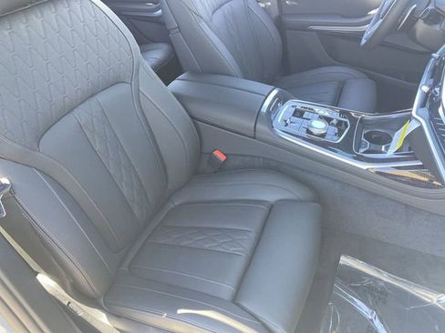 New 2025 BMW X7 M60i image 11