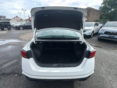 Used 2023 Nissan Altima 2.5 SR FWD image 17