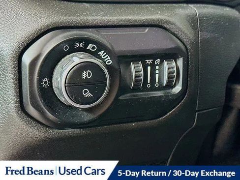 Certified 2021 Jeep Gladiator Willys image 12