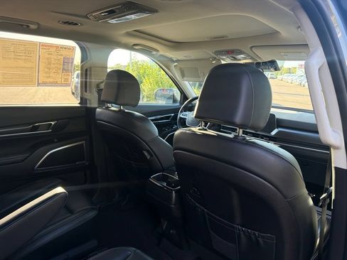 Used 2025 Kia Telluride S AWD/4WD image 14