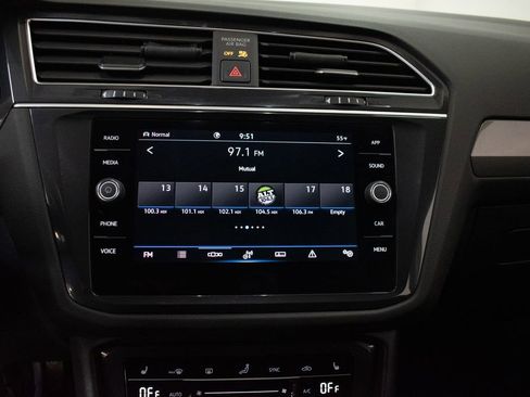 Used 2024 Volkswagen Tiguan SE AWD/4WD image 14