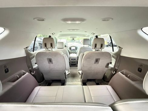 Used 2018 Chevrolet Traverse Premier AWD/4WD image 9