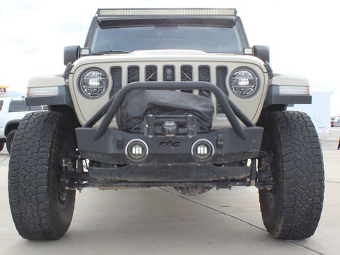 Used 2020 Jeep Gladiator Rubicon image 9