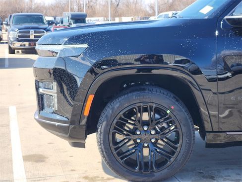 New 2026 Jeep Grand Wagoneer L Limited image 5