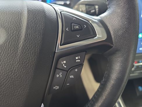 Used 2022 Ford Edge Titanium AWD/4WD image 18
