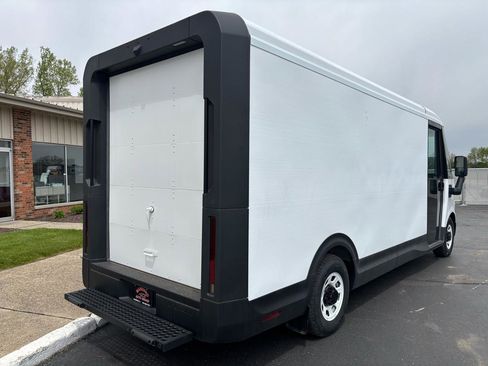 Used 2024 Chevrolet Brightdrop 600 w/ Battery Pack, Max Range AWD/4WD image 3