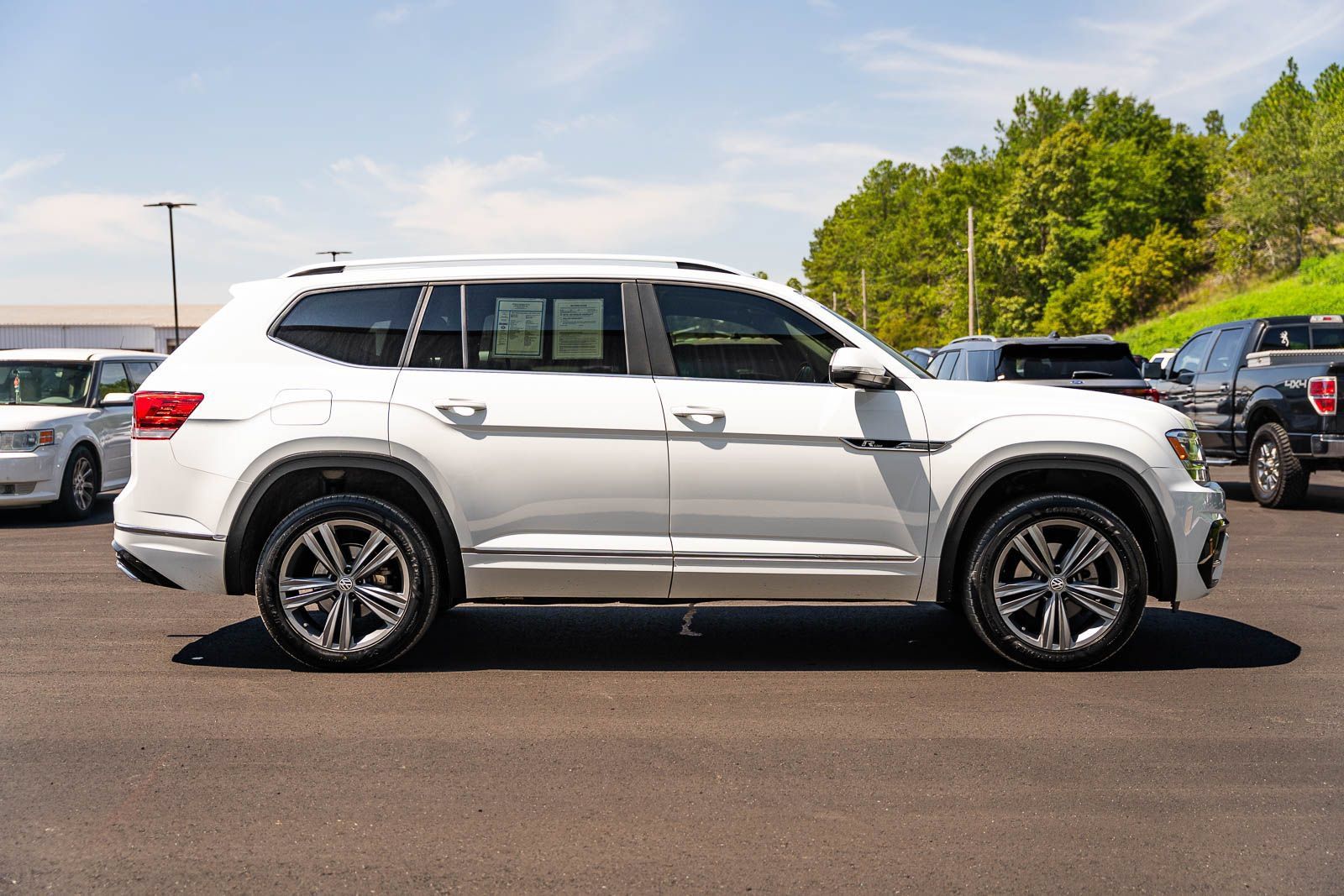 Used 2019 Volkswagen Atlas SE w/ Panoramic Sunroof Package FWD image 8