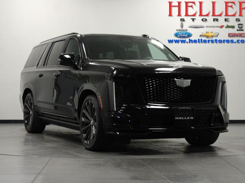 Used 2025 Cadillac Escalade ESV V AWD/4WD image 1