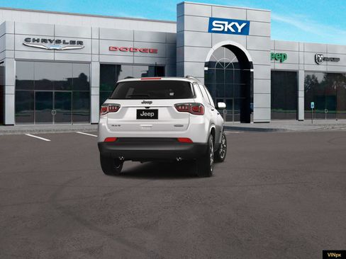 New 2026 Jeep Compass Latitude image 17