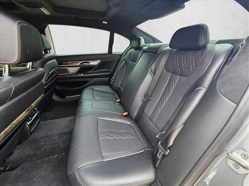 Used 2018 BMW 750i xDrive image 12