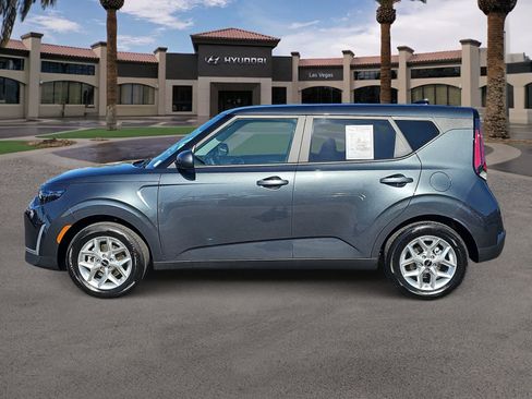 Used 2025 Kia Soul LX w/ LX Technology Package FWD image 5