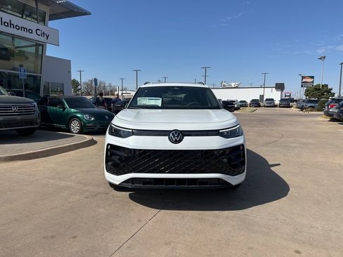 New 2026 Volkswagen Tiguan SE R-Line AWD/4WD image 2