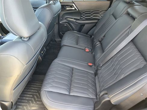 New 2025 Mitsubishi Outlander SEL image 22