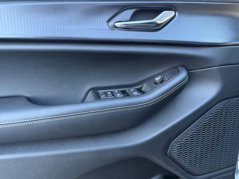 New 2025 Jeep Grand Cherokee Laredo X w/ Luxury Tech Group I image 11