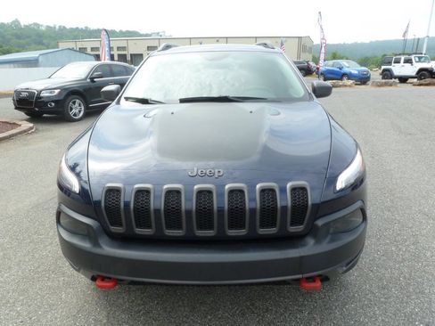 Used 2014 Jeep Cherokee Trailhawk AWD/4WD image 2