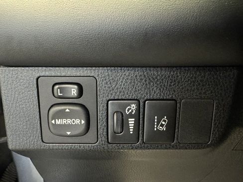 Used 2018 Toyota RAV4 Limited w/ All Weather Liner Package AWD/4WD image 27