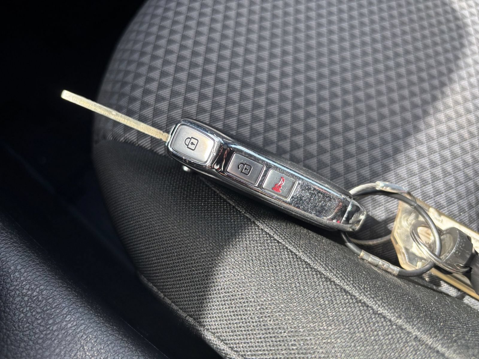 Used 2025 Kia Soul LX w/ LX Technology Package FWD image 21