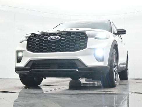New 2026 Ford Explorer ST-Line w/ ST-Line Street Pack RWD image 35