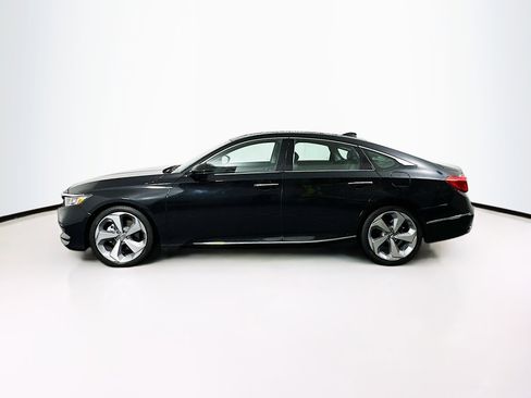 Used 2018 Honda Accord Touring image 4