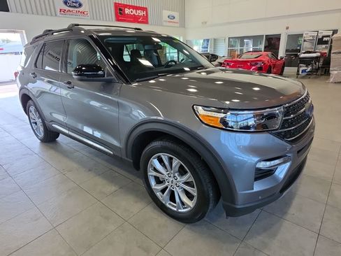 Used 2023 Ford Explorer XLT w/ Equipment Group 202A AWD/4WD image 4